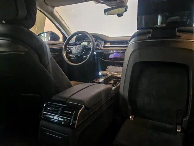 Audi A8 — Фото автомобиля 19