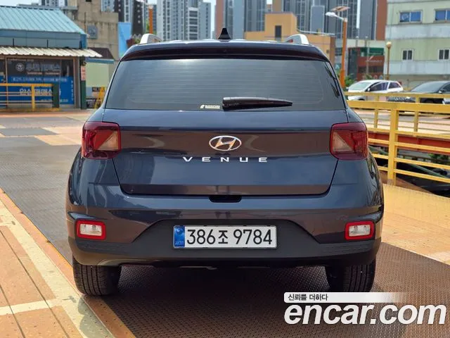 Hyundai Venue — Фото автомобиля 4