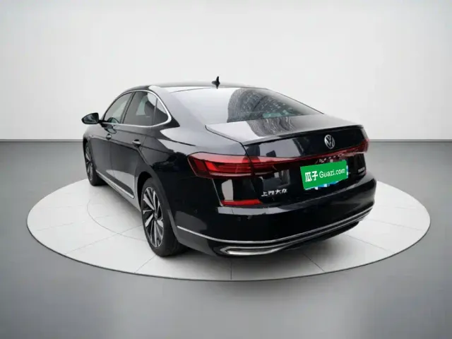 Volkswagen Passat — Фото автомобиля 4