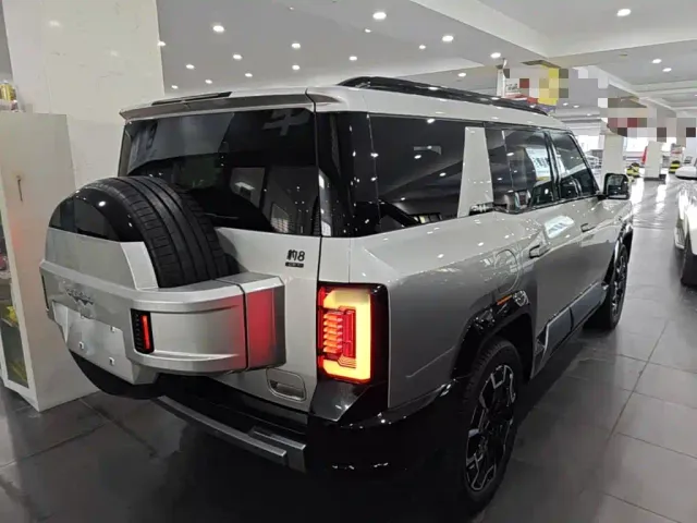 BYD FangChengBao Leopard 8 — Фото автомобиля 6