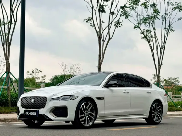 Фотография автомобиля — Jaguar XFL