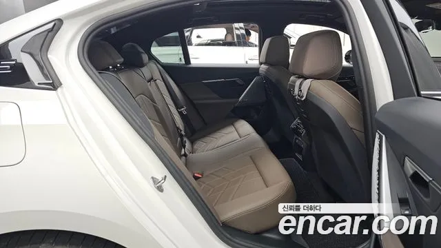 BMW 5-Series 5 серия (G60) 523d xDrive M Sport — Фото автомобиля 8