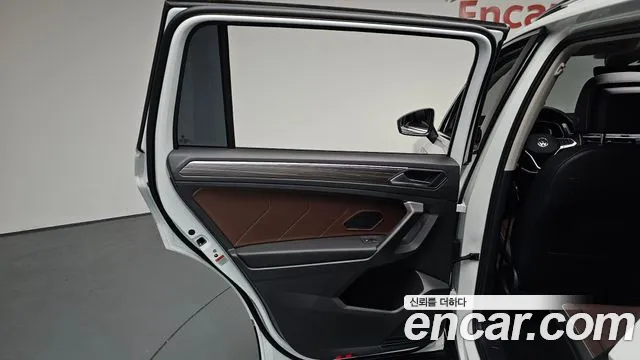 Volkswagen Tiguan — Фото автомобиля 14