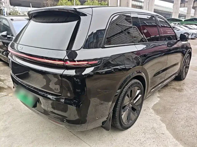 Li Auto L8 — Фото автомобиля 6