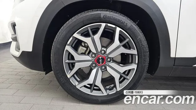 Kia Seltos Seltos Бензин 1.6 турбо 2WD — Фото автомобиля 5