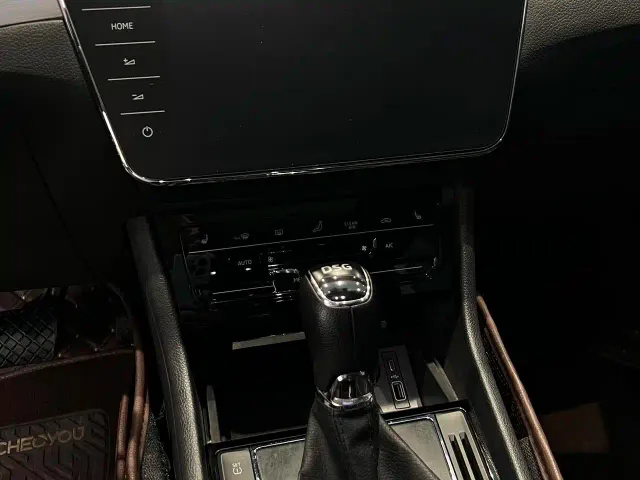 Skoda Superb — Фото автомобиля 14