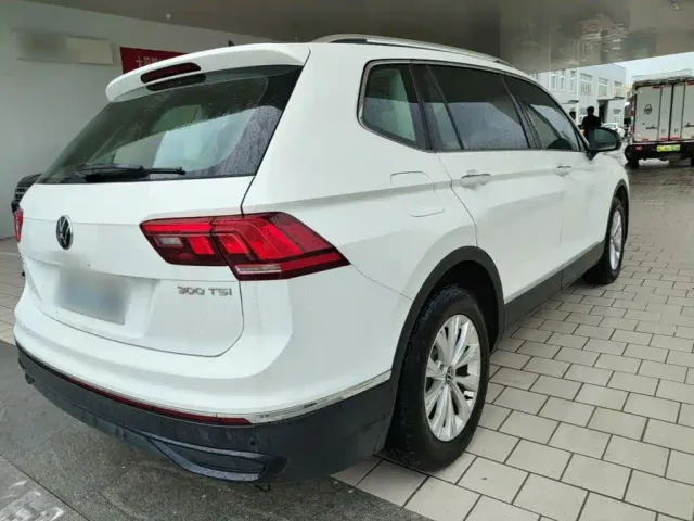 Volkswagen Tiguan L — Фото автомобиля 6