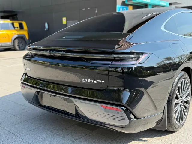 Geely Galaxy Xingyao 8 — Фото автомобиля 8