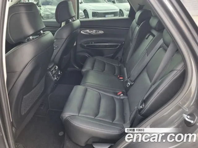 Genesis GV70 — Фото автомобиля 16