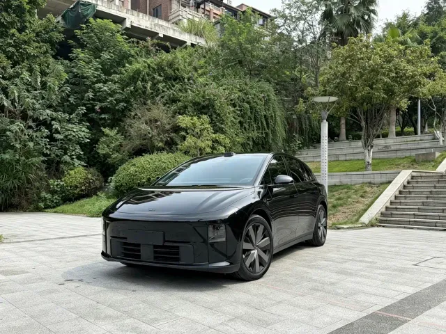 Li Auto i6 — Фото автомобиля 2