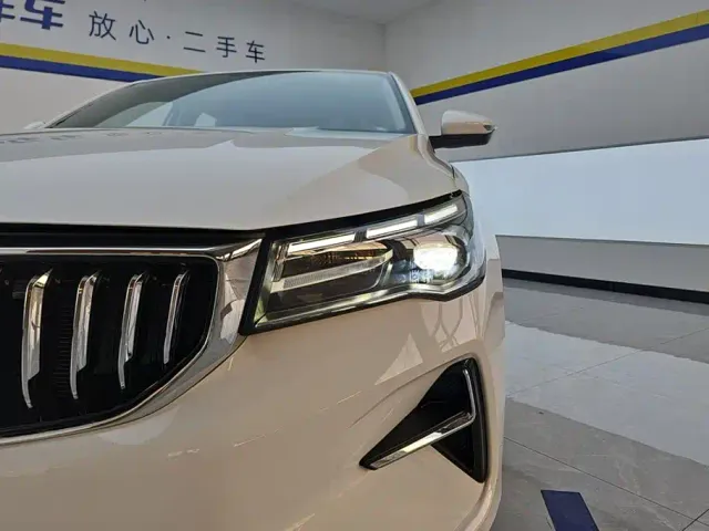Geely Emgrand — Фото автомобиля 5