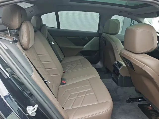 BMW i5 — Фото автомобиля 17