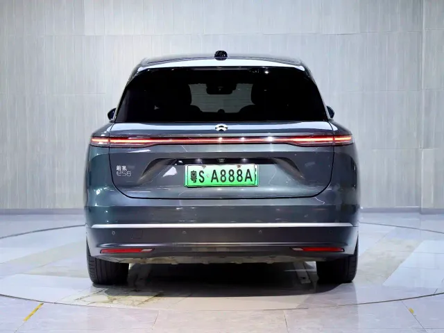 Nio ES8 — Фото автомобиля 6
