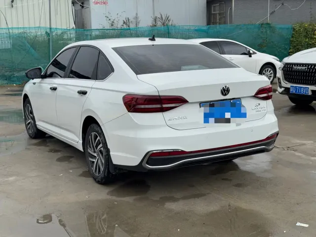 Volkswagen Lavida — Фото автомобиля 11