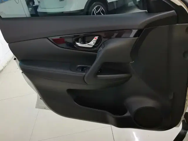 Nissan X-Trail — Фото автомобиля 7