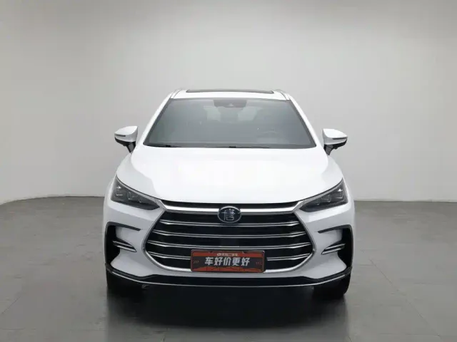BYD Tang — Фото автомобиля 3