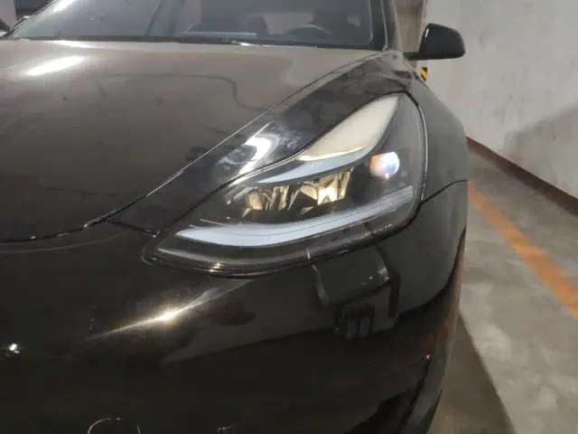 Tesla Model 3 — Фото автомобиля 23