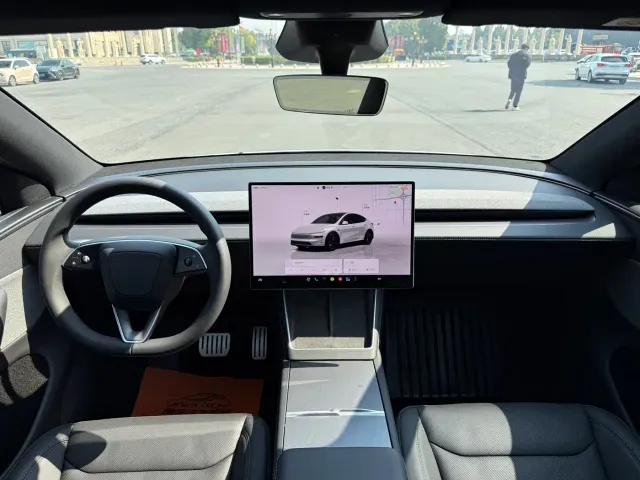 Tesla Model Y — Фото автомобиля 5