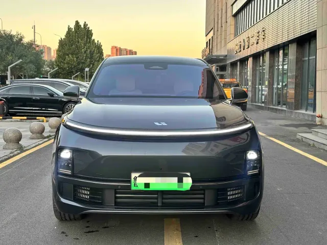 Li Auto L9 — Фото автомобиля 2