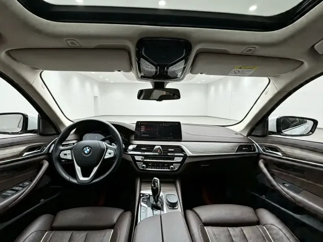 BMW 5 Series — Фото автомобиля 5