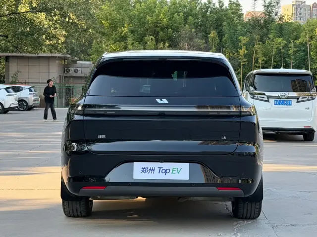 Li Auto Li Auto L6 2024 Pro — Фото автомобиля 8