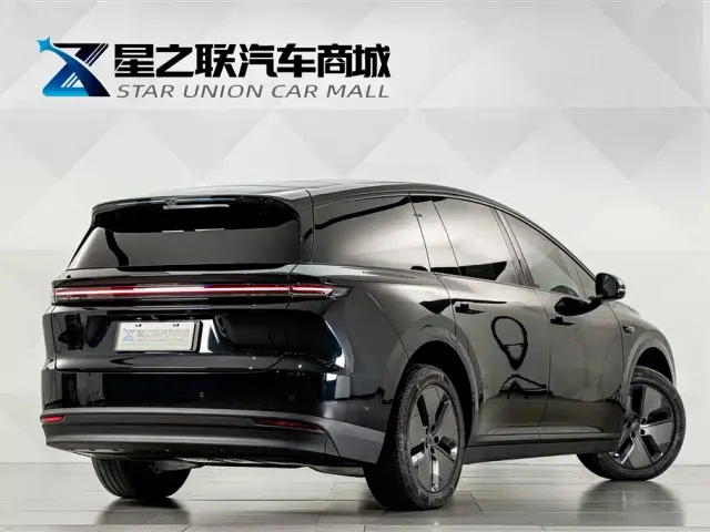 Li Auto i8 — Фото автомобиля 6