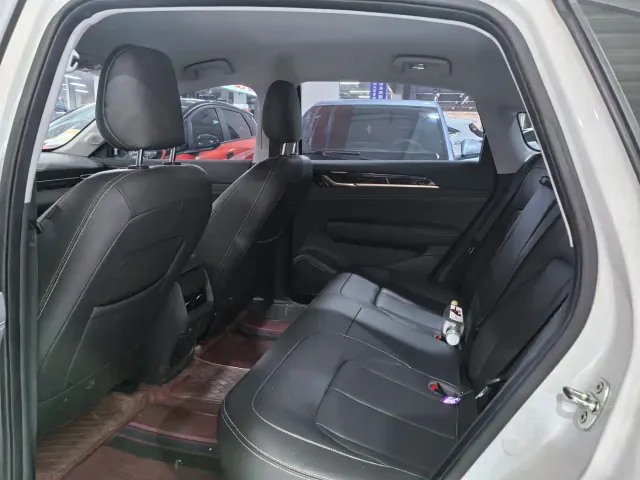 Wuling Starlight — Фото автомобиля 9