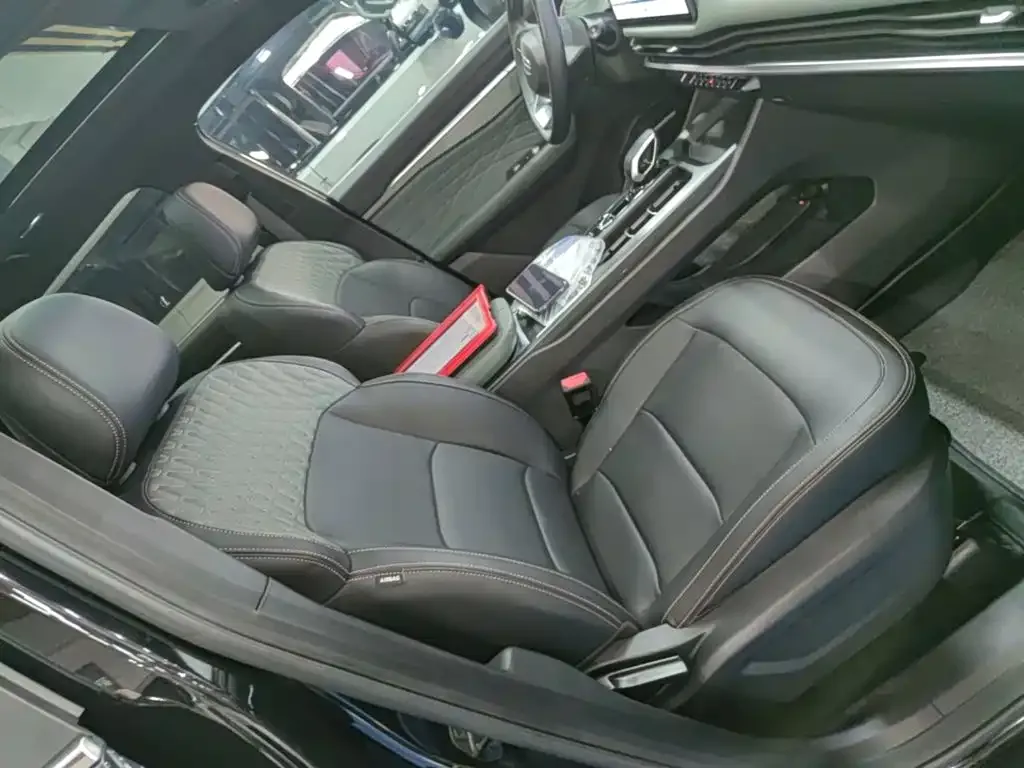 Geely Haoyue L 2024 Model 2.0T DCT Premium — Фото автомобиля 24