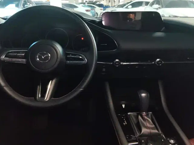 Mazda Axela — Фото автомобиля 12
