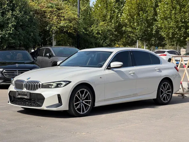 Фотография автомобиля — BMW 3 Series