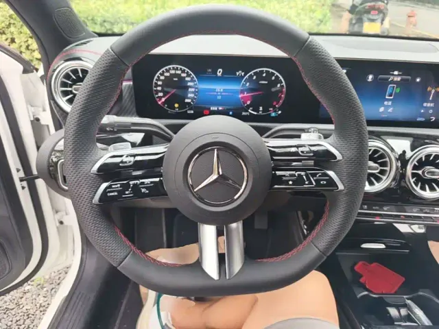 Mercedes-Benz A-Class — Фото автомобиля 10