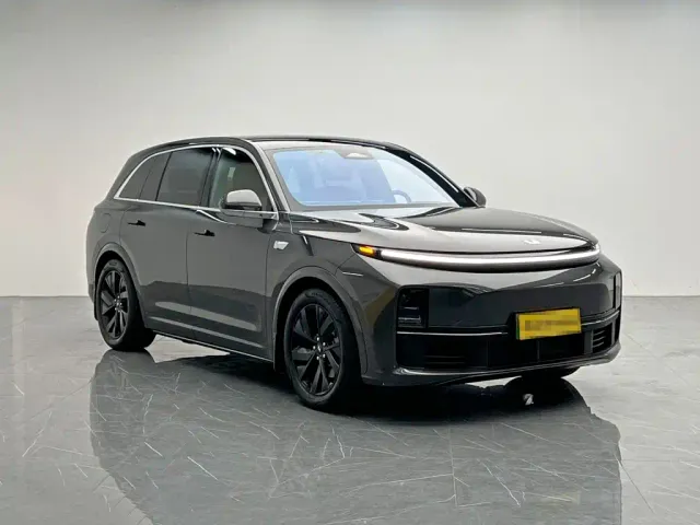 Li Auto L7 — Фото автомобиля 8