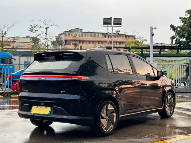 Hycan Z03 — Фото автомобиля 4
