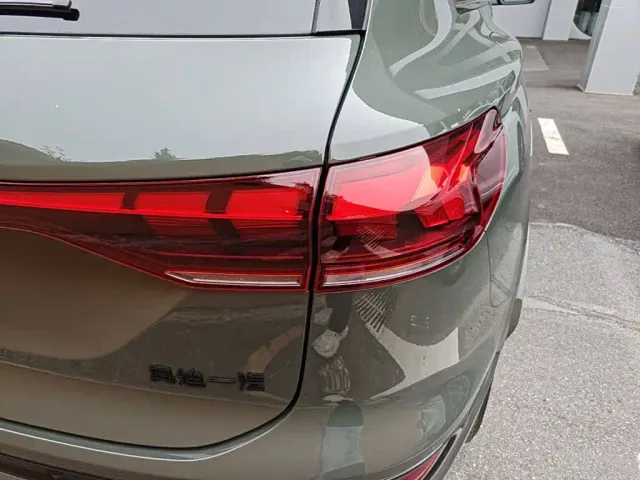 Audi Q6L e-tron — Фото автомобиля 7