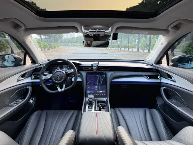 Hongqi H5 — Фото автомобиля 14