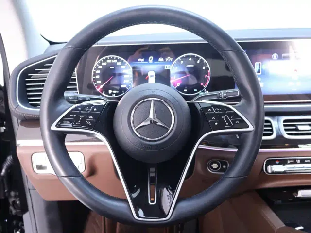 Mercedes-Benz GLE-Class — Фото автомобиля 16