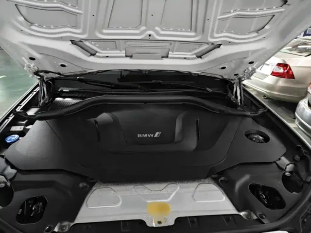 BMW iX3 — Фото автомобиля 19