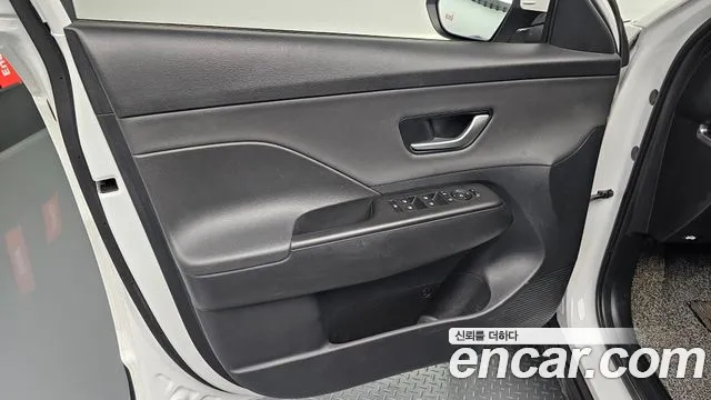 Hyundai Kona SX2 — Фото автомобиля 13
