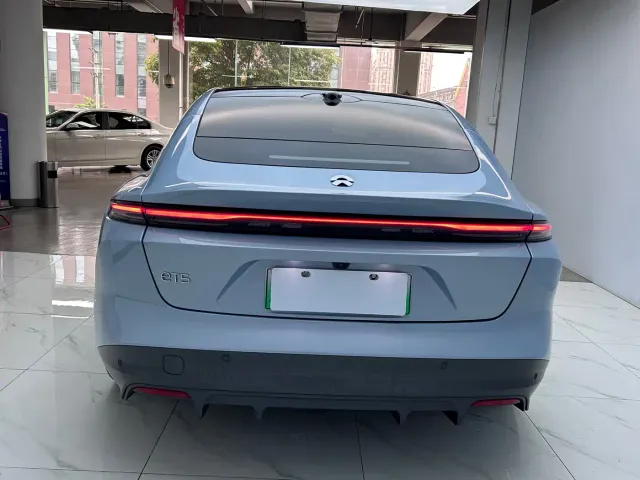 Nio ET5 — Фото автомобиля 6