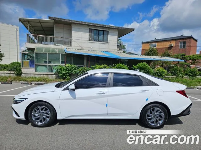 Hyundai Avante CN7 — Фото автомобиля 2
