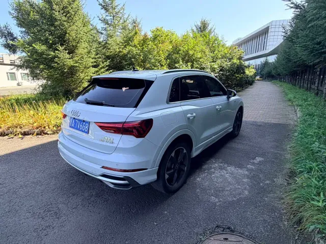 Audi Q3 — Фото автомобиля 4