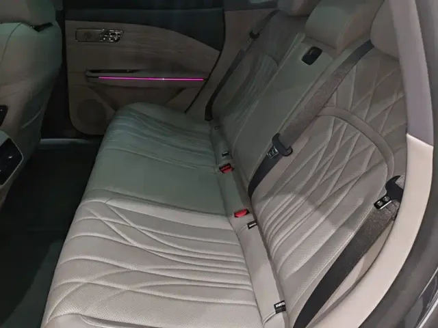Geely Galaxy Xingyao 8 — Фото автомобиля 16