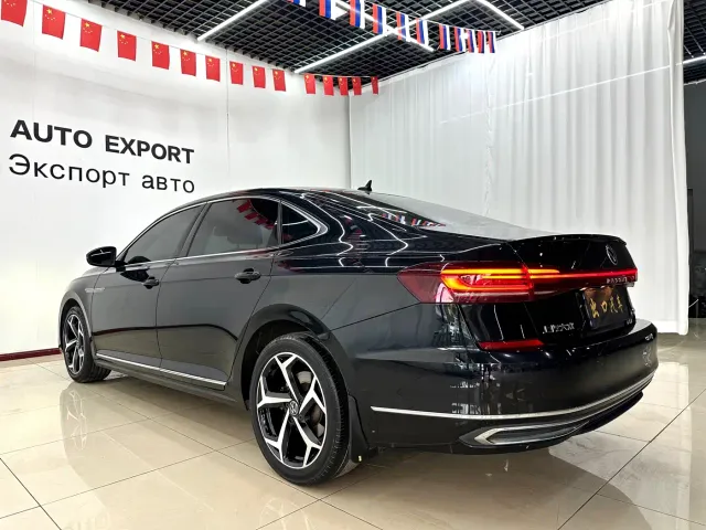 Volkswagen Passat — Фото автомобиля 6