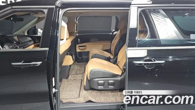 Kia Canival — Фото автомобиля 12