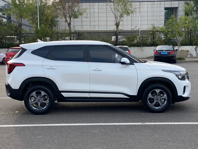 Kia Seltos — Фото автомобиля 15