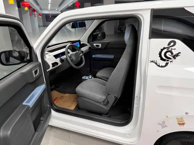 Geely Galaxy Panda 2023 Panda Mini New Year Edition - Treasure Bear — Фото автомобиля 10