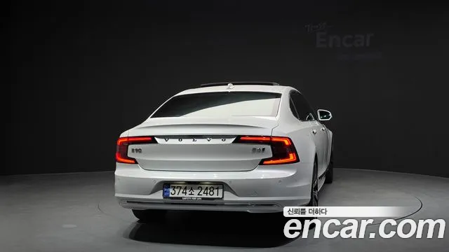 Вольво S90 — Фото автомобиля 4