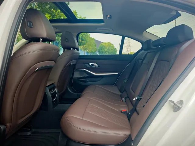BMW 3 Series — Фото автомобиля 10