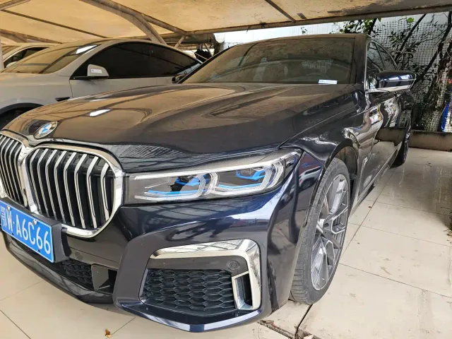 BMW 7 Series — Фото автомобиля 2