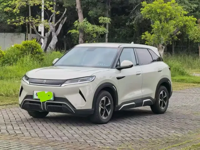Фотография автомобиля — BYD Yuan UP